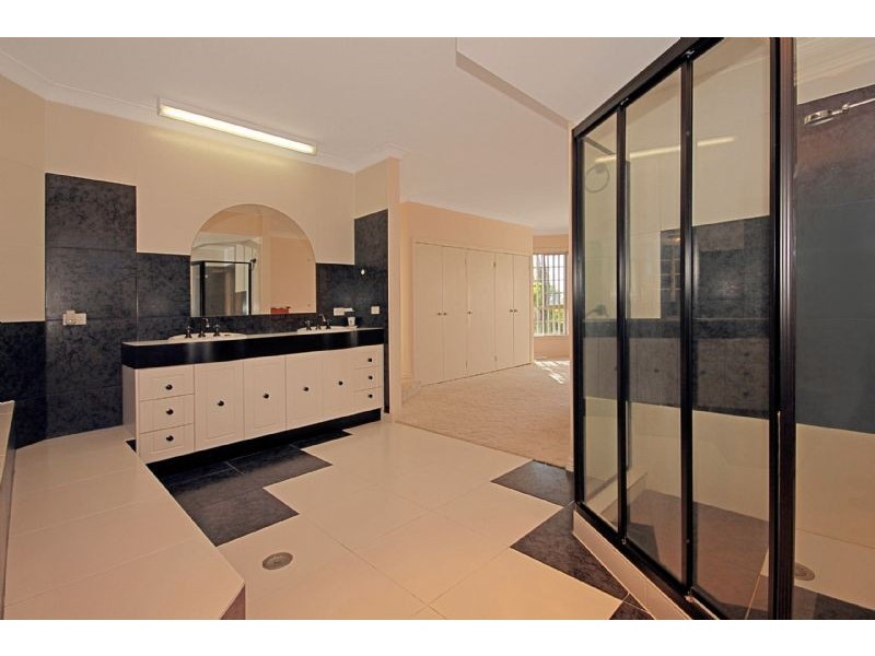 12 Blaxland Crescent, Sunshine Bay NSW 2536