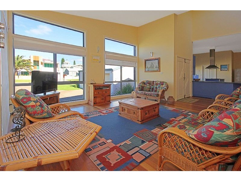 7 Sandy Place, Long Beach NSW 2536