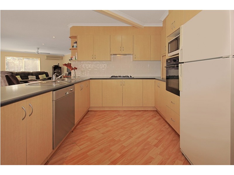 39 Thomas Mitchell Crescent, Sunshine Bay NSW 2536