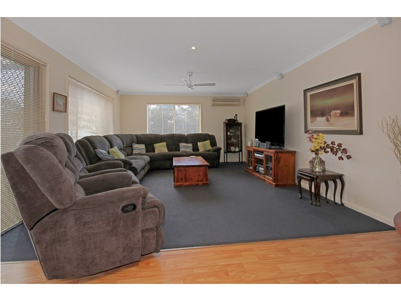 39 Thomas Mitchell Crescent, Sunshine Bay NSW 2536