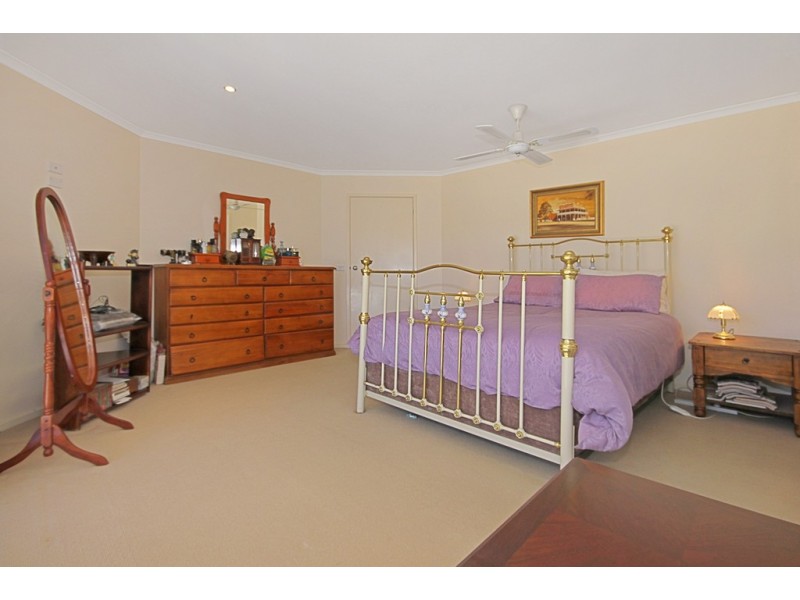 39 Thomas Mitchell Crescent, Sunshine Bay NSW 2536