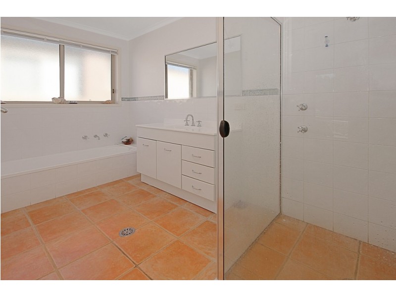 39 Thomas Mitchell Crescent, Sunshine Bay NSW 2536