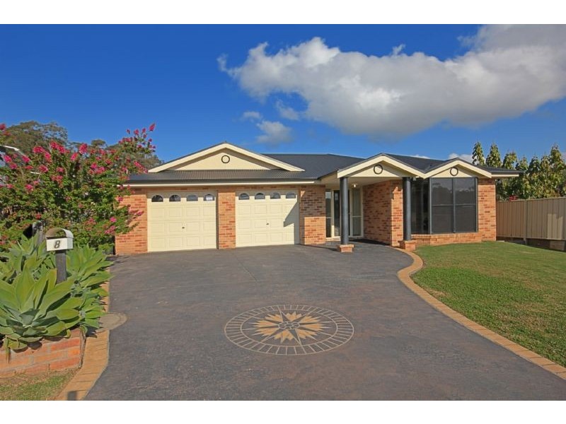 8 Leichhardt Place, Sunshine Bay NSW 2536