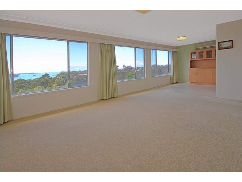 11 Calga Crescent, Catalina NSW 2536