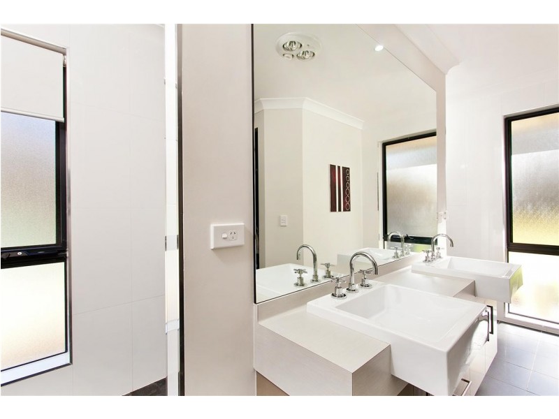 124 Clyde View Drive, Long Beach NSW 2536