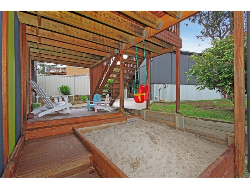 1 Valley Road, Denhams Beach NSW 2536