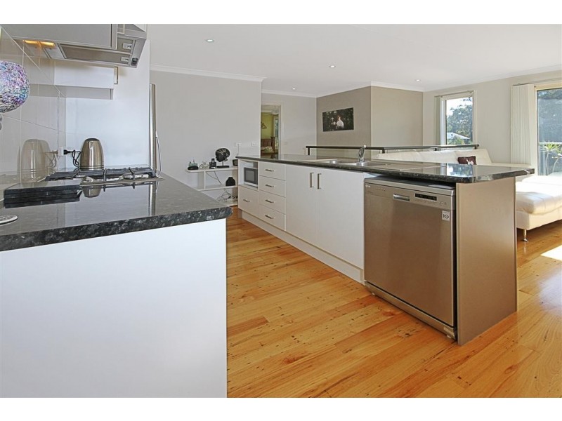 8 Litchfield Crescent, Long Beach NSW 2536