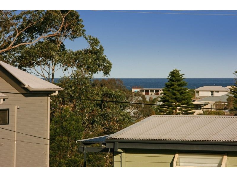 18 Forest Parade, Tomakin NSW 2537