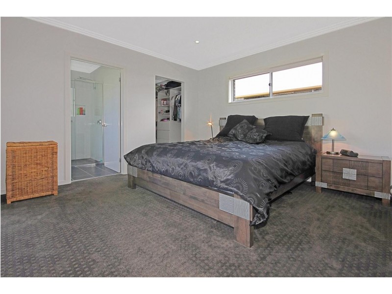 10 Marcelle Close, Broulee NSW 2537