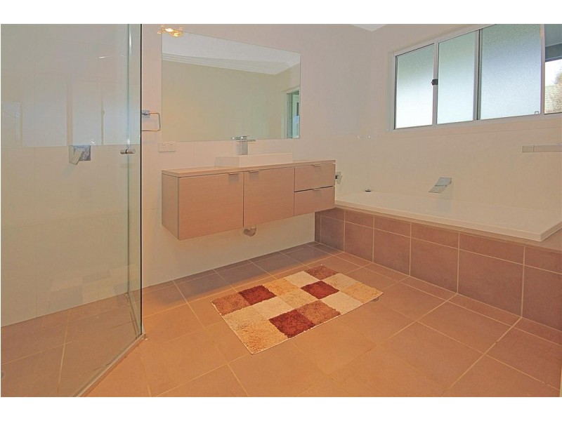 10 Marcelle Close, Broulee NSW 2537