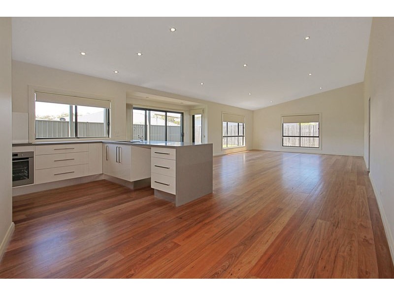 17 Griffiths Run, Broulee NSW 2537