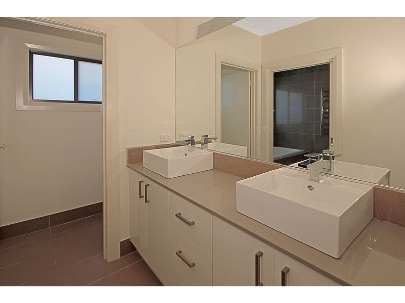 17 Griffiths Run, Broulee NSW 2537