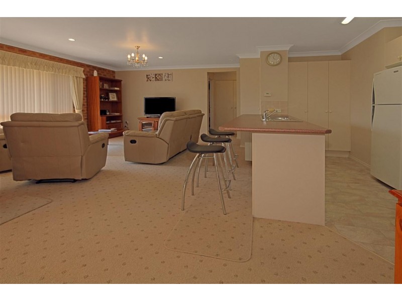 4/70 Cook Avenue, Surf Beach NSW 2536