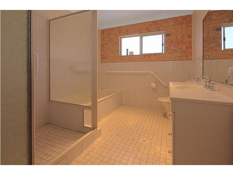 4/70 Cook Avenue, Surf Beach NSW 2536