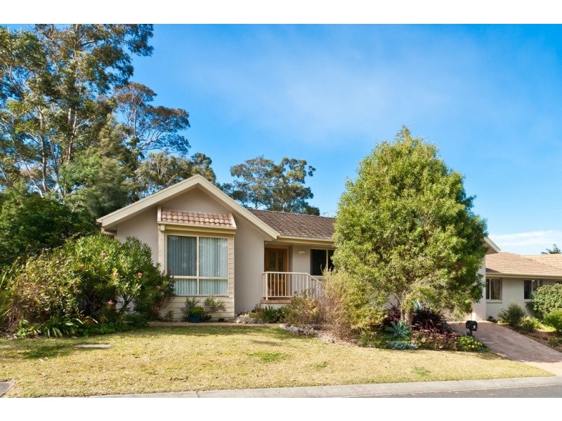 1 Edgewood Place, Denhams Beach NSW 2536