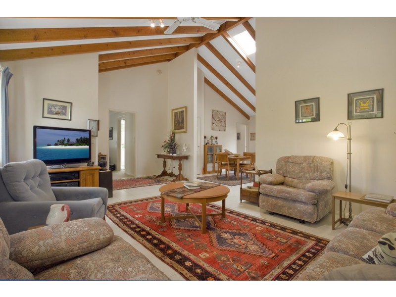 1 Edgewood Place, Denhams Beach NSW 2536