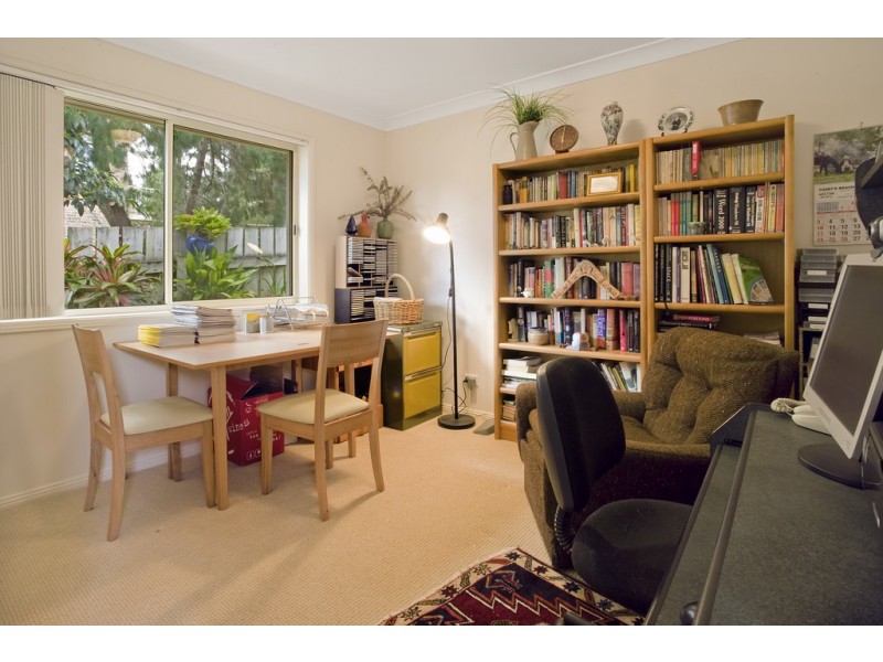 1 Edgewood Place, Denhams Beach NSW 2536