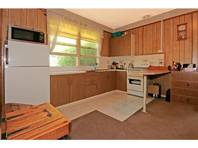 4 Calton Road, Batehaven NSW 2536