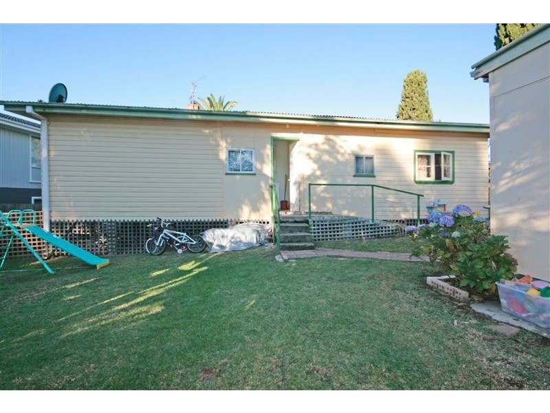 4 Calton Road, Batehaven NSW 2536