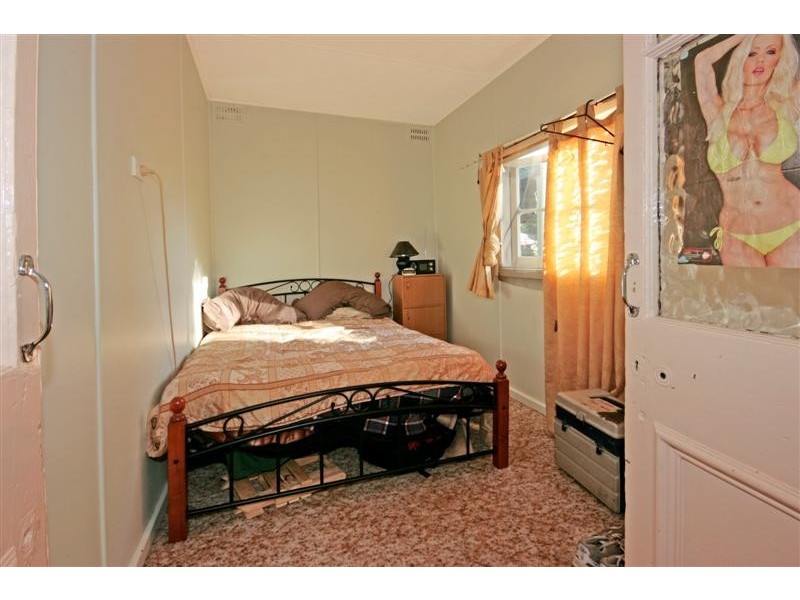 4 Calton Road, Batehaven NSW 2536