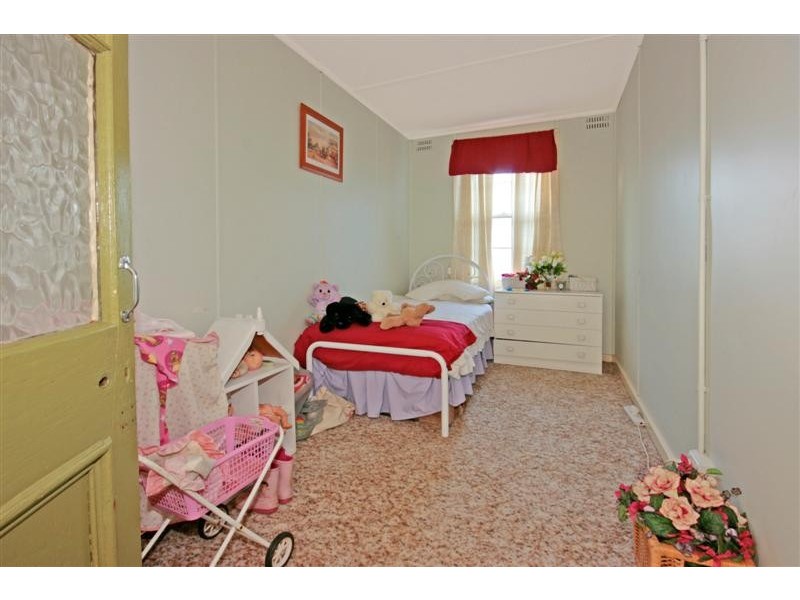 4 Calton Road, Batehaven NSW 2536