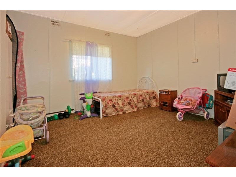 4 Calton Road, Batehaven NSW 2536