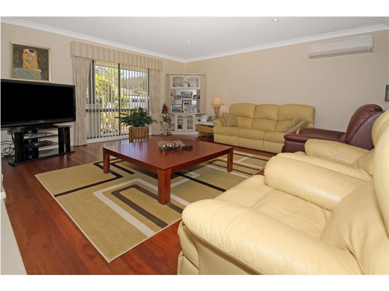 74 Pacific Road, Surf Beach NSW 2536