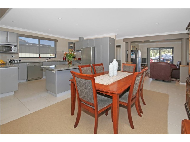 74 Pacific Road, Surf Beach NSW 2536