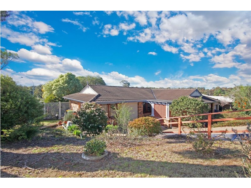 5 Blaxland Crescent, Sunshine Bay NSW 2536