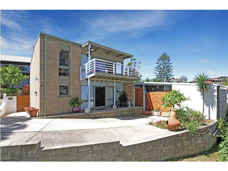 8 Nioka Avenue, Malua Bay NSW 2536