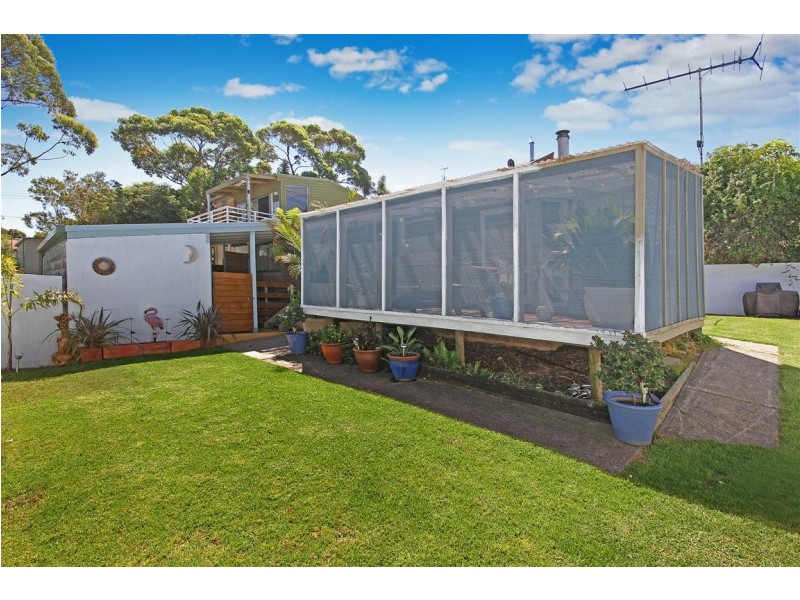 8 Nioka Avenue, Malua Bay NSW 2536