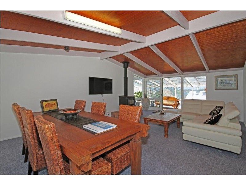 8 Nioka Avenue, Malua Bay NSW 2536