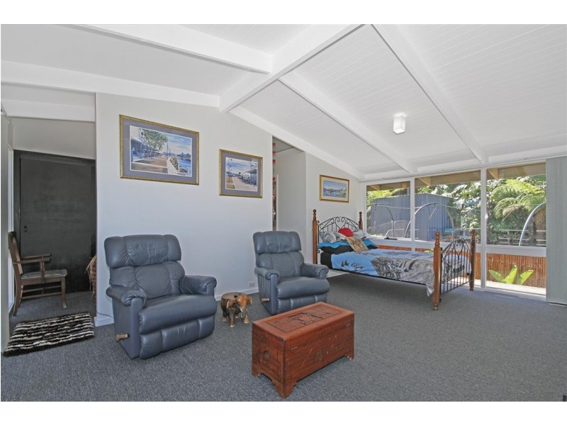 8 Nioka Avenue, Malua Bay NSW 2536