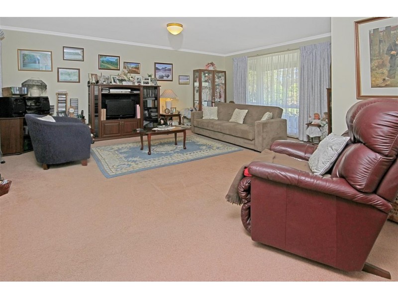 2 Thomas Mitchell Crescent, Sunshine Bay NSW 2536