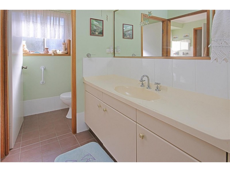 2 Thomas Mitchell Crescent, Sunshine Bay NSW 2536