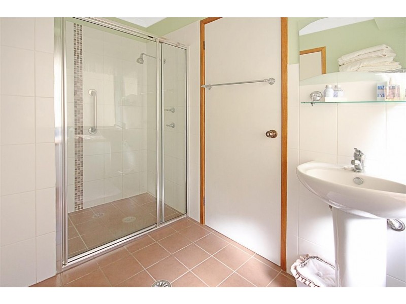 2 Thomas Mitchell Crescent, Sunshine Bay NSW 2536