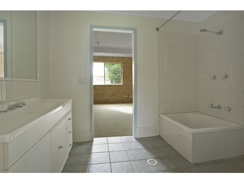 4 Osprey Place, Surfside NSW 2536