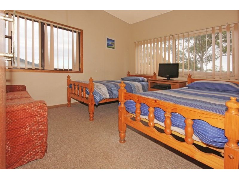 6 Livingstone Street, Durras North NSW 2536