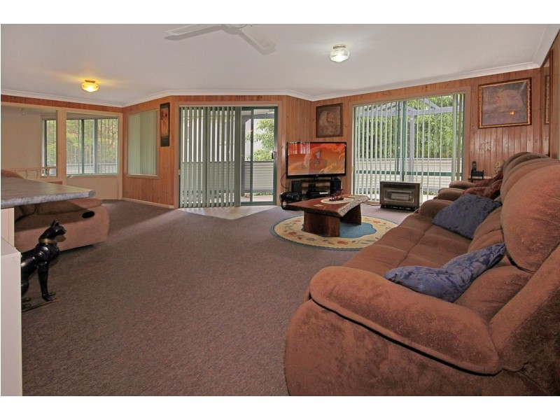 25 Beauty Crescent, Surfside NSW 2536