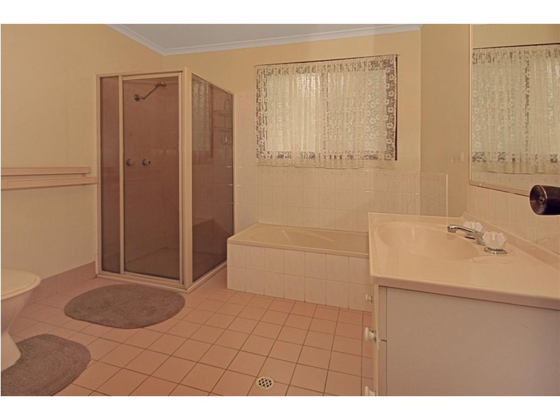 24 Johnson Place, Surf Beach NSW 2536