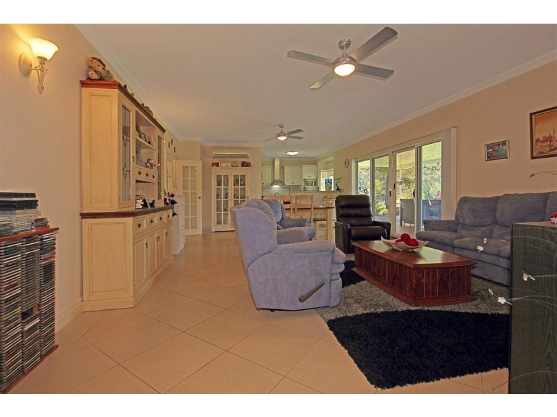 11 Towrang Avenue, Surf Beach NSW 2536