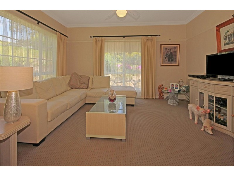 11 Towrang Avenue, Surf Beach NSW 2536