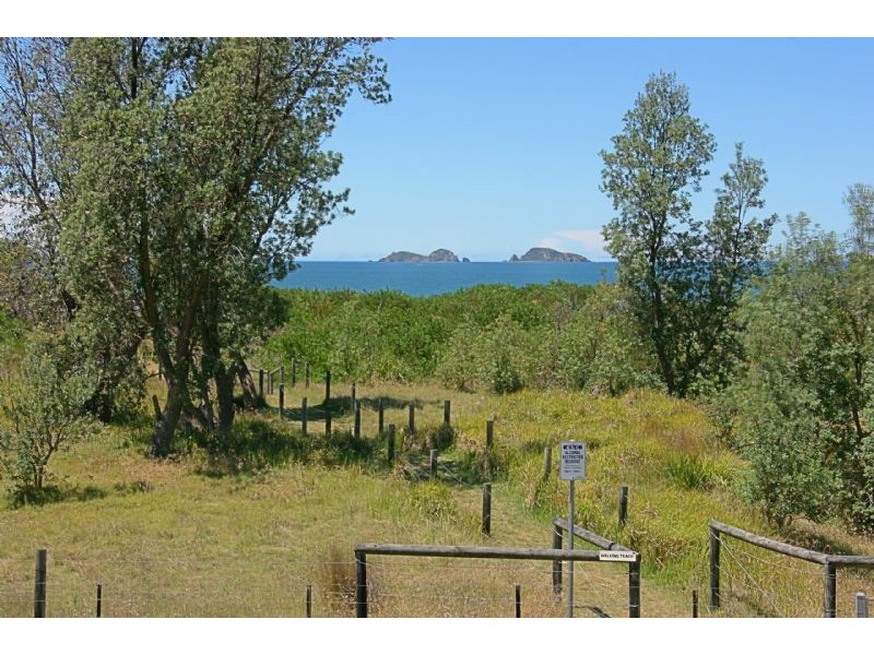 90 Sandy Place, Long Beach NSW 2536
