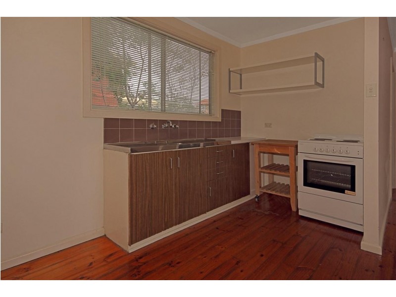 11 Pine Street, Batehaven NSW 2536