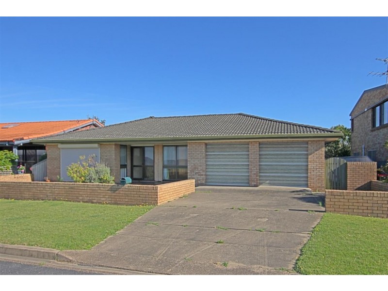 8 Maloneys Drive, Maloneys Beach NSW 2536