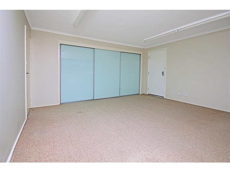 8 Maloneys Drive, Maloneys Beach NSW 2536