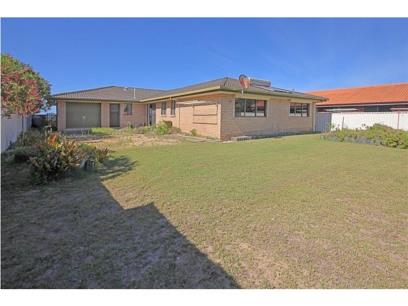 8 Maloneys Drive, Maloneys Beach NSW 2536