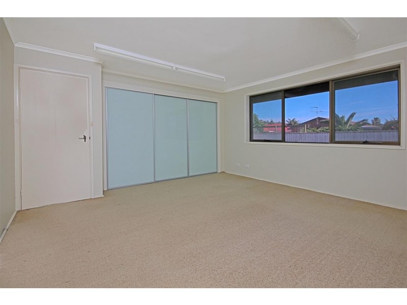 8 Maloneys Drive, Maloneys Beach NSW 2536