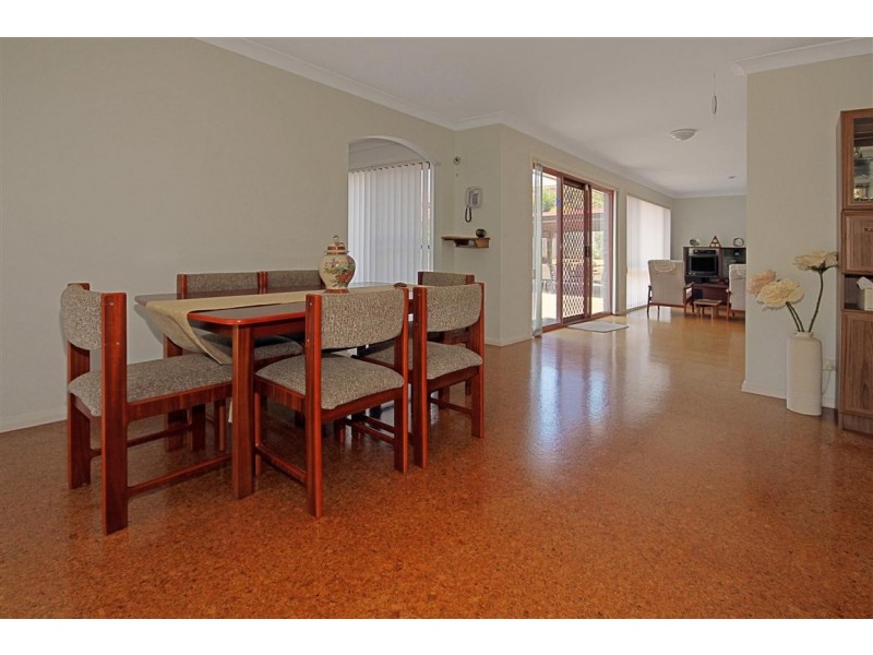 43 Melaleuca Cres, Catalina NSW 2536