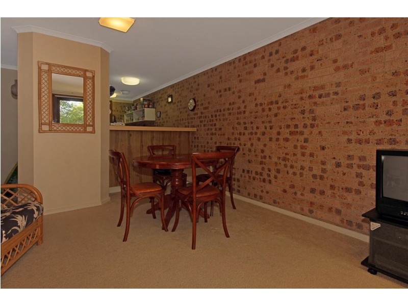 4/1 George Bass Drive, Batehaven NSW 2536